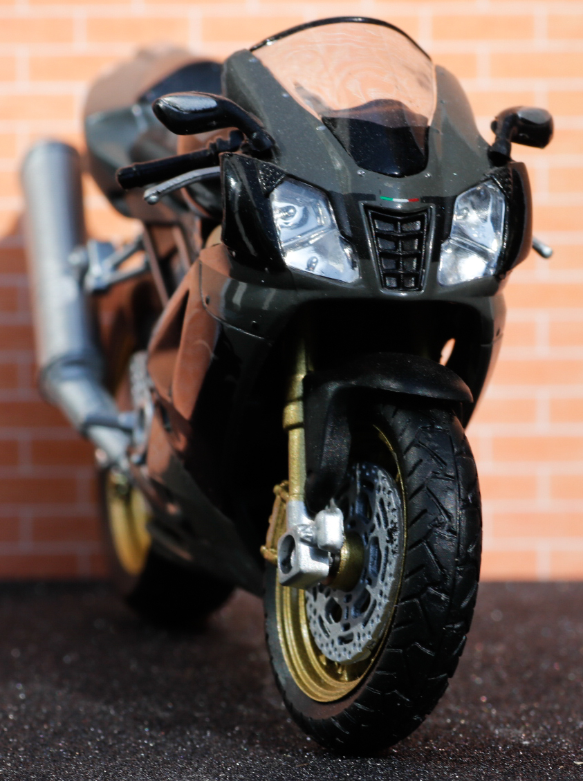 Welly Aprilia RSV1000